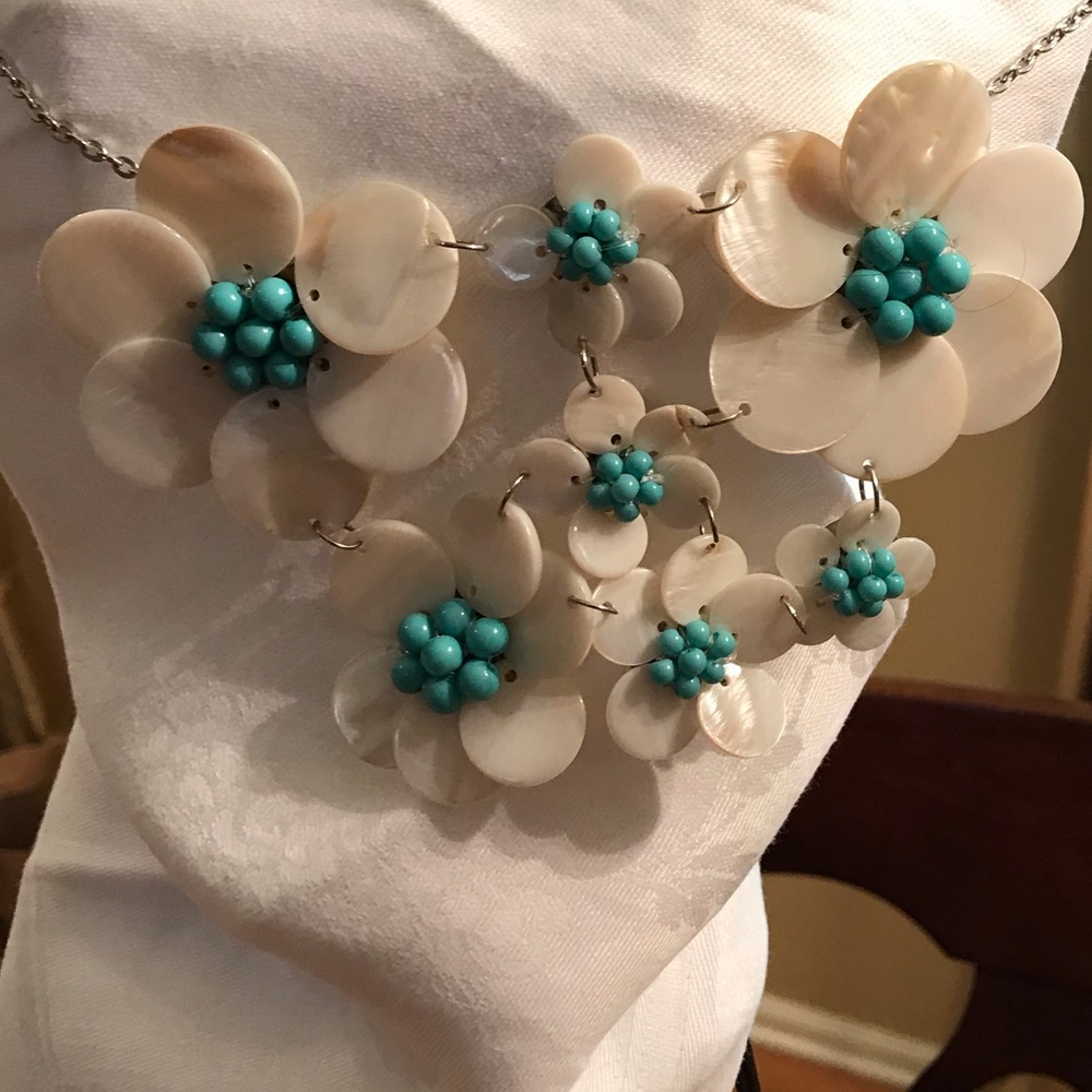 Statement necklace - Picture 2 of 3